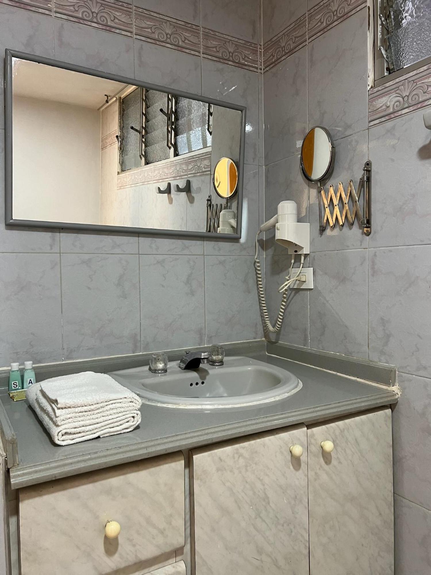 Hotel Armenia Centro מראה חיצוני תמונה